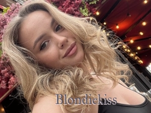 Blondiekiss