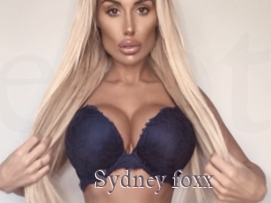 Sydney_foxx